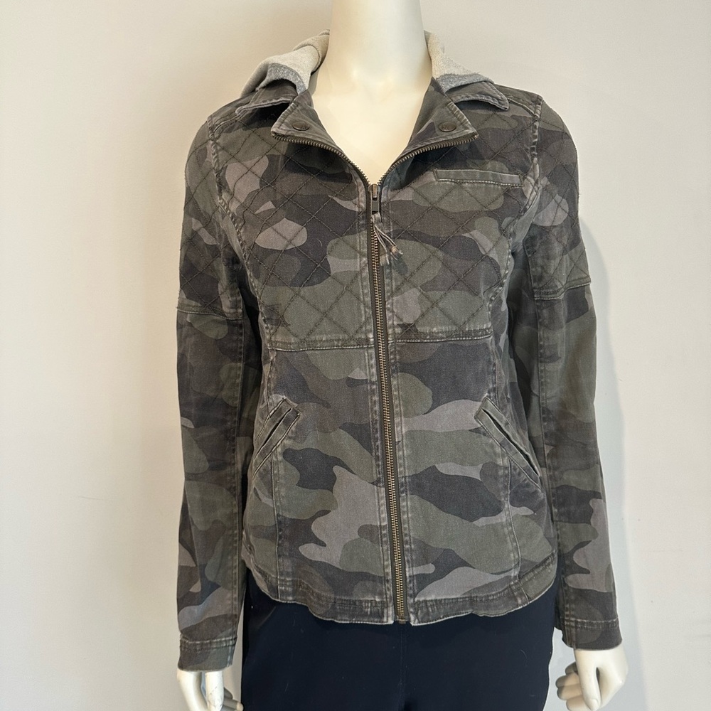 Express Camo Quilted Zip-Up Jacket with Hood